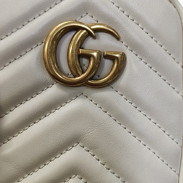 Authenticated pre-owned  GG Marmont Mini Calfskin White - Crossbody Bag at Looply