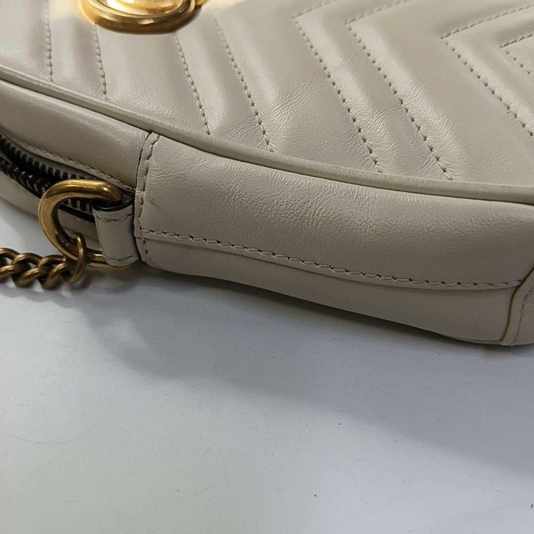 Authenticated pre-owned  GG Marmont Mini Calfskin White - Crossbody Bag at Looply