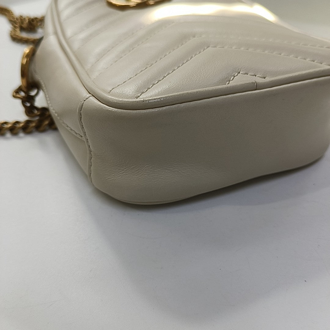 Authenticated pre-owned  GG Marmont Mini Calfskin White - Crossbody Bag at Looply