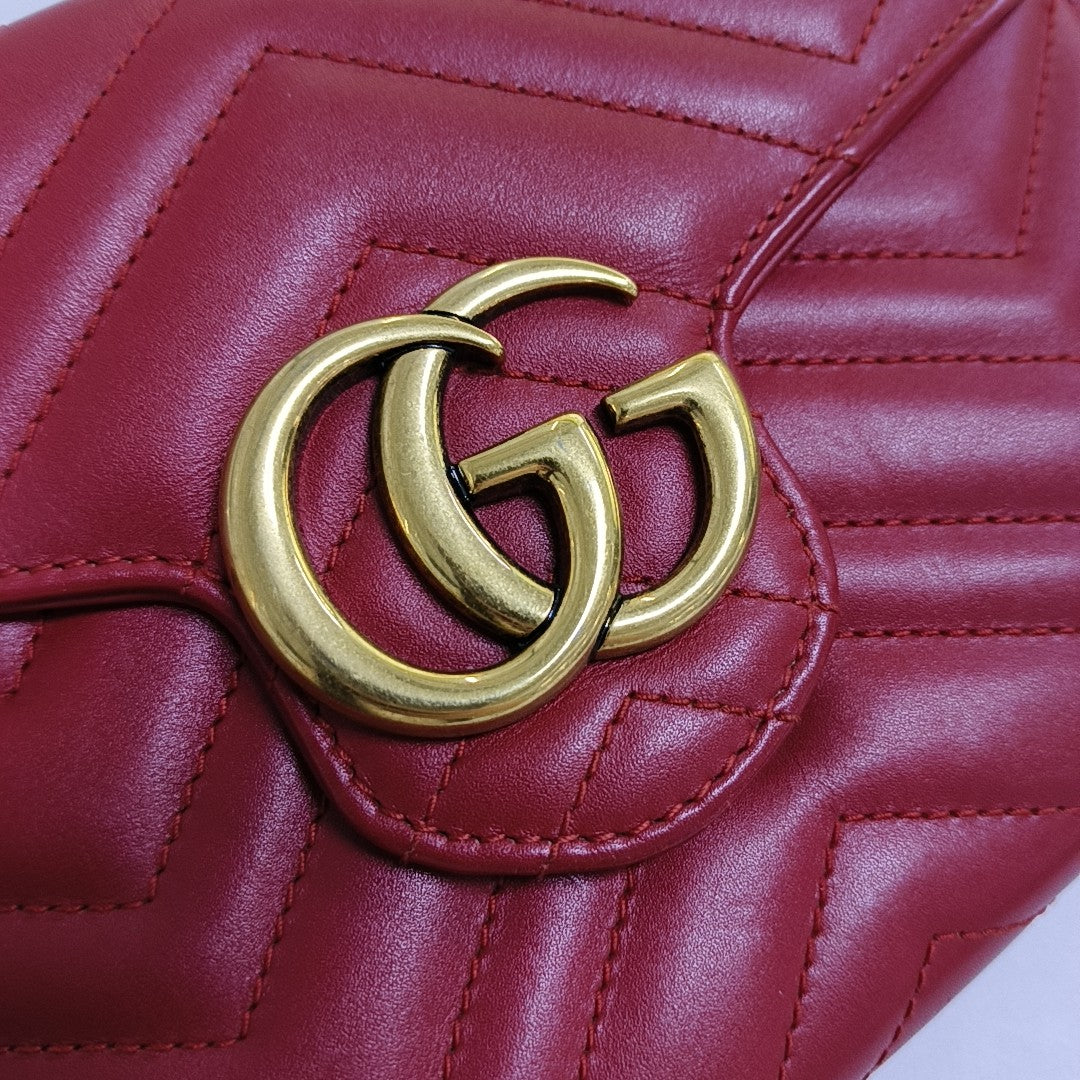 Authenticated pre-owned  GG Marmont Mini Calfskin Red - Crossbody Bag at Looply