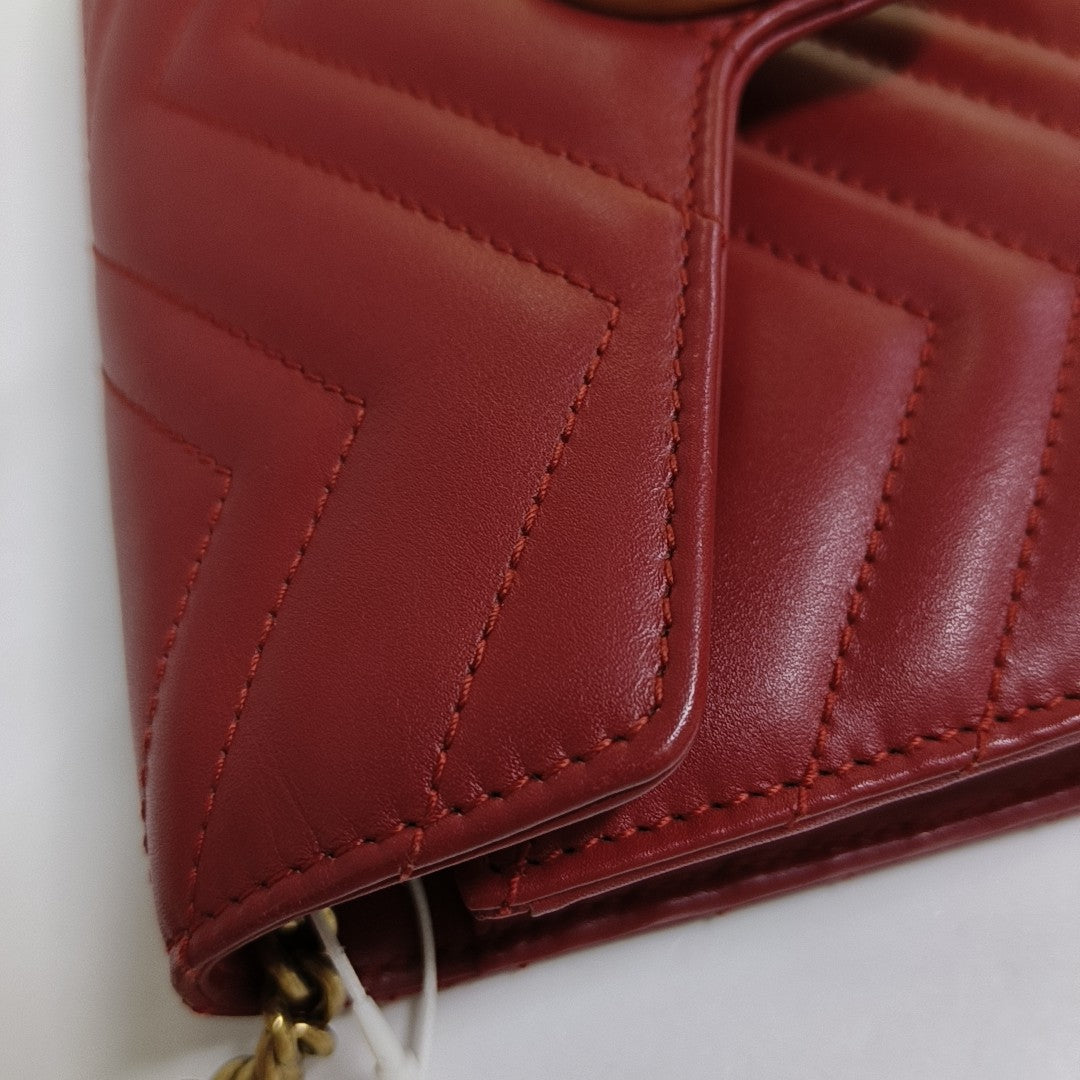Authenticated pre-owned  GG Marmont Mini Calfskin Red - Crossbody Bag at Looply