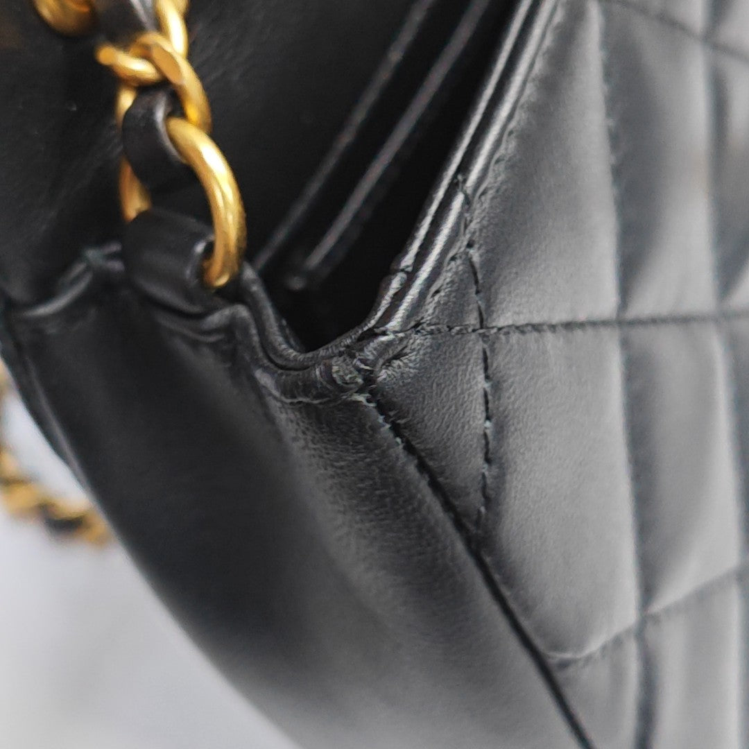 Authenticated pre-owned  Classic Flap Small Quilted Lambskin Black - Shoulder Bag at Looply