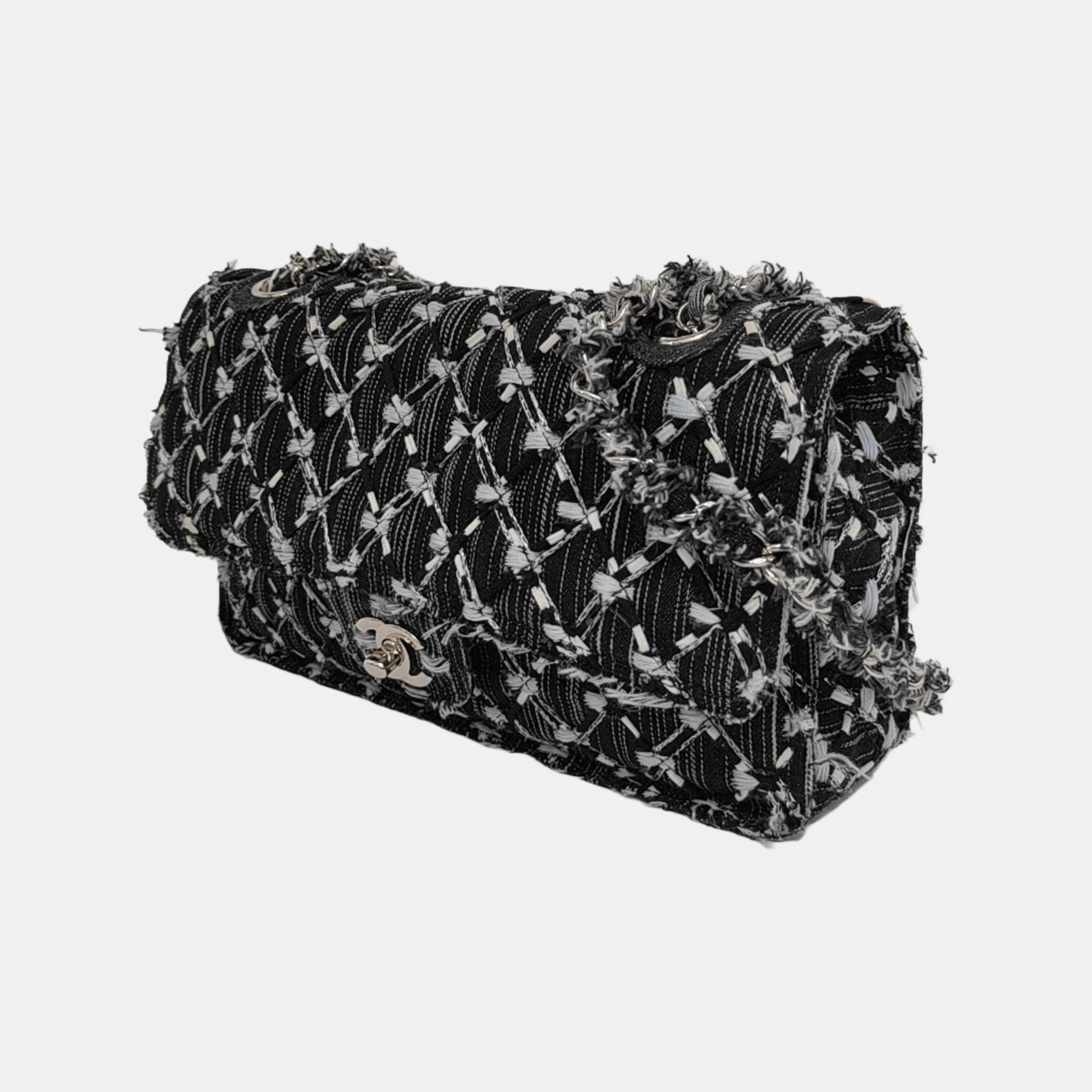 Authenticated pre-owned  Classic Flap Medium Quilted Fabric Black - Shoulder Bag at Looply
