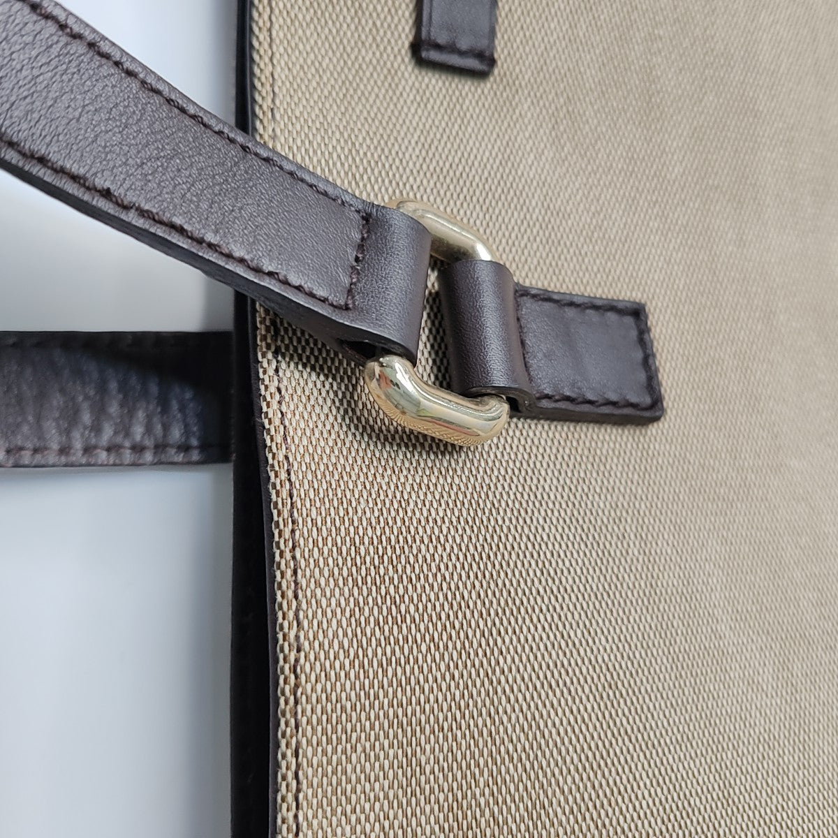 Canvas Brown