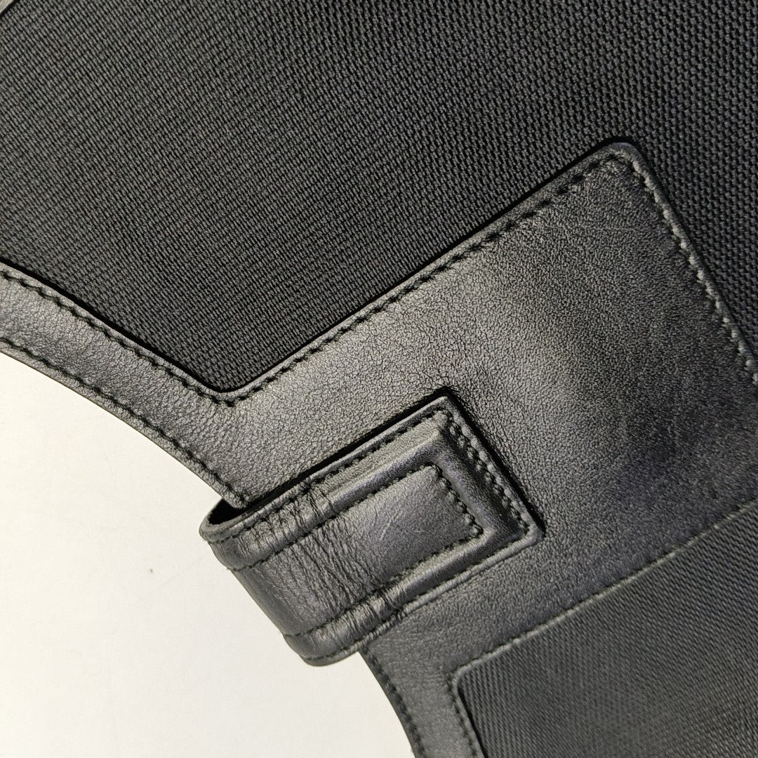 Canvas Gray