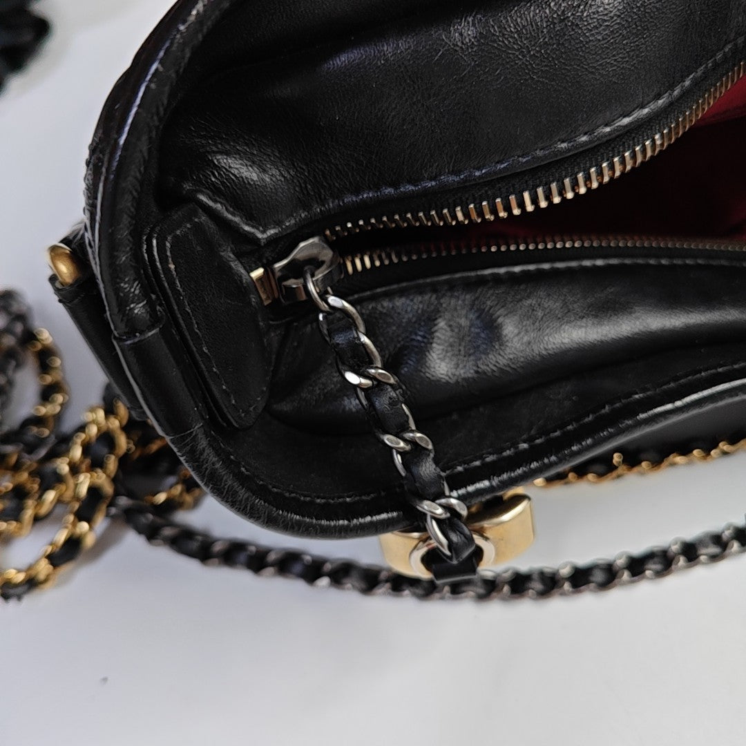 GABRIELLE Medium Quilted Lambskin Black