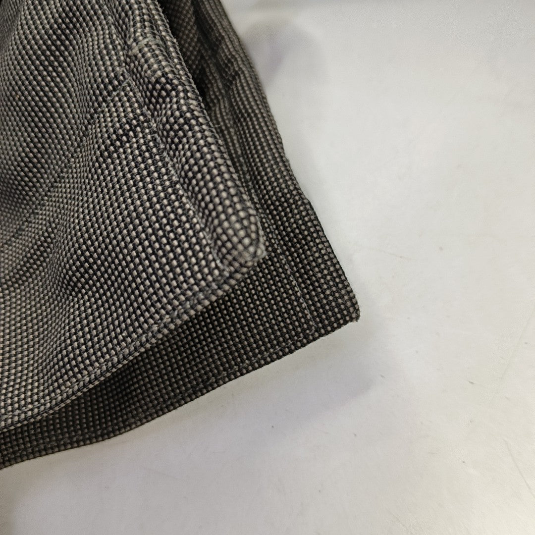 Her Line Canvas Gray