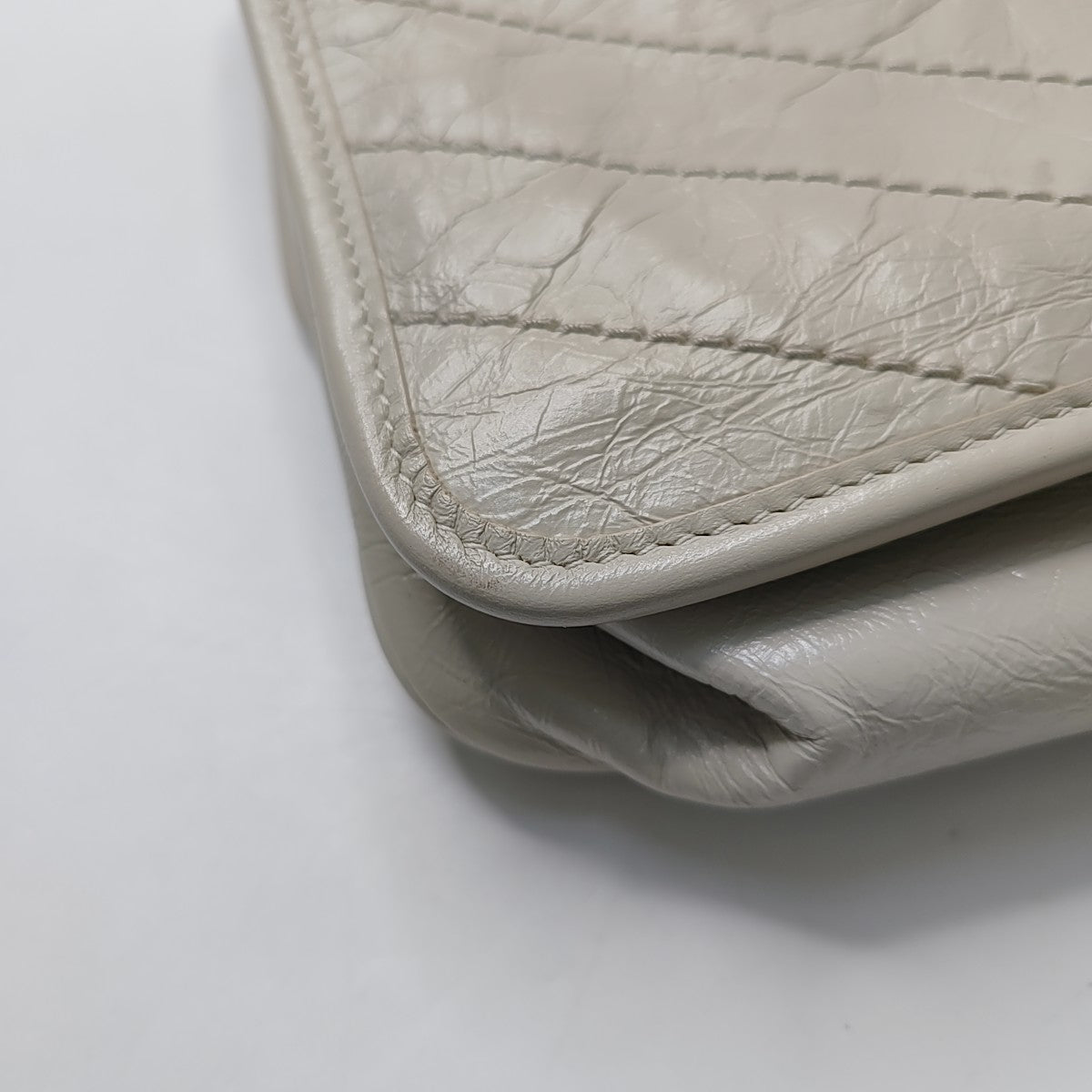 NIKI Small Chevron Calfskin White