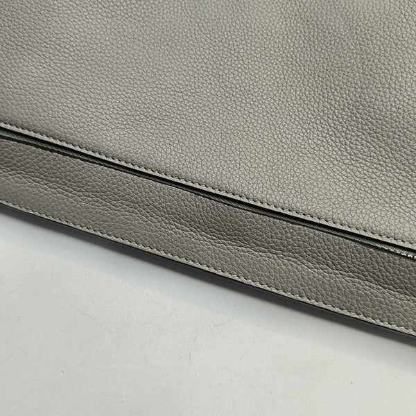 T Pouch Calfskin Gray