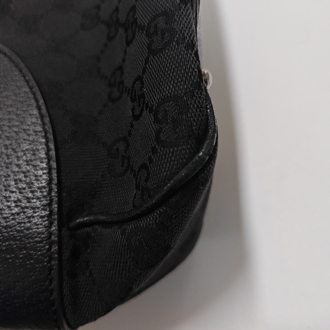Monogram Canvas Black
