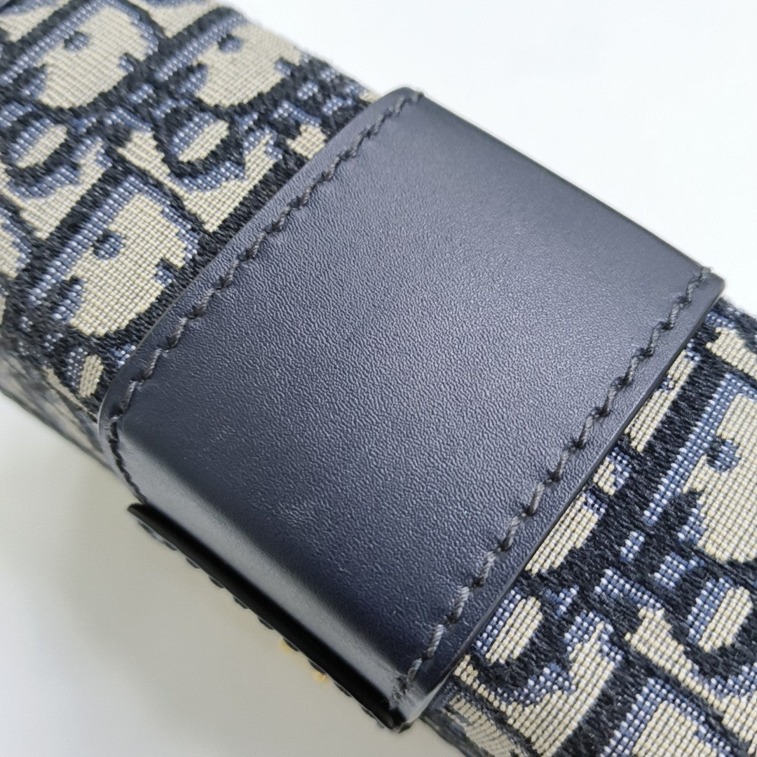 30 Montaigne Mini Oblique Canvas Blue