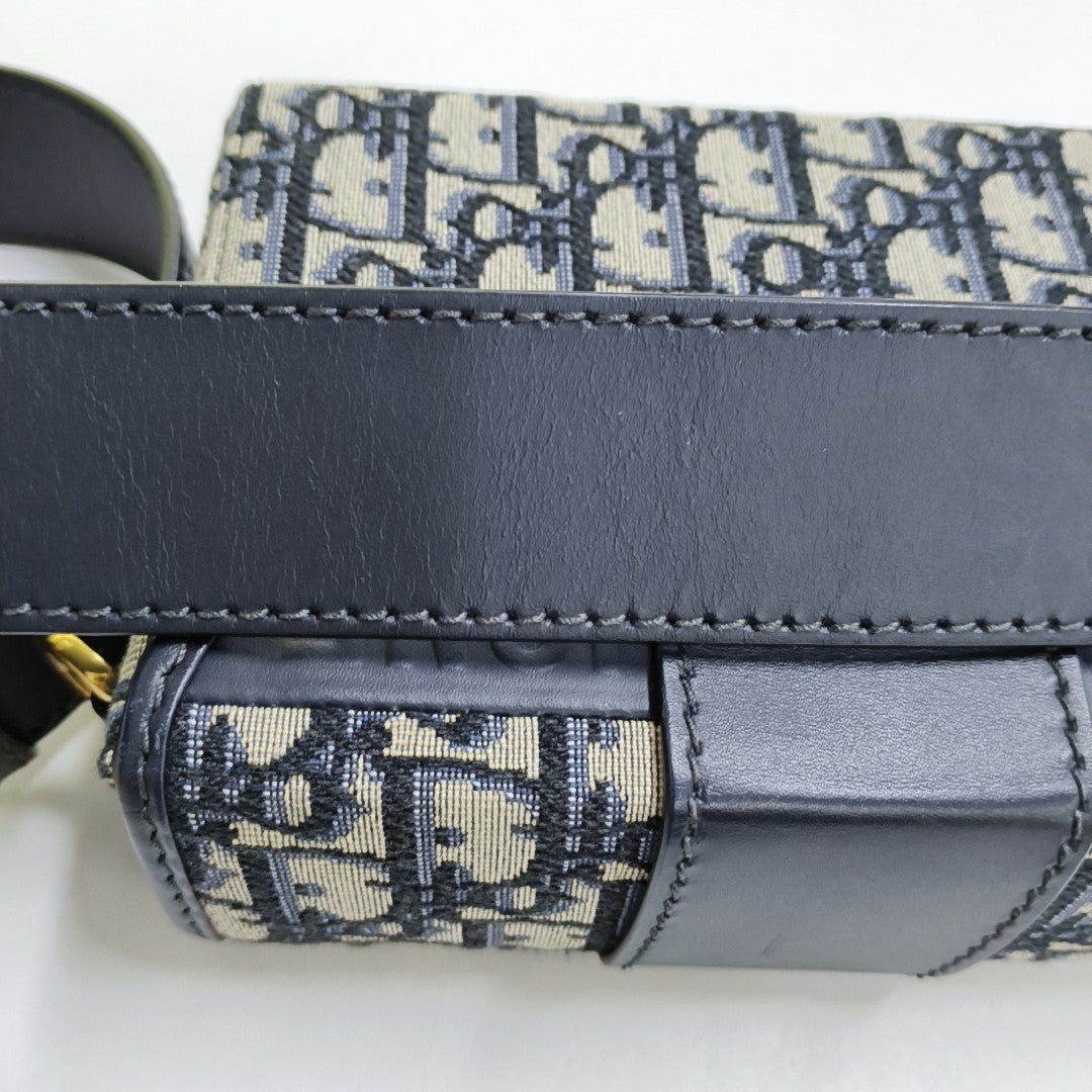 30 Montaigne Mini Oblique Canvas Blue