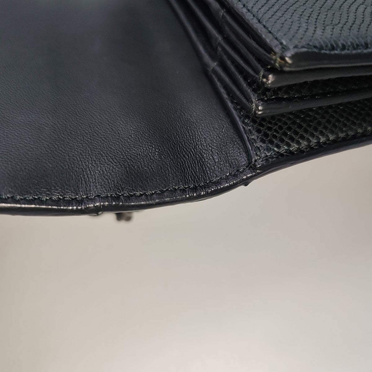 Crocodile Black