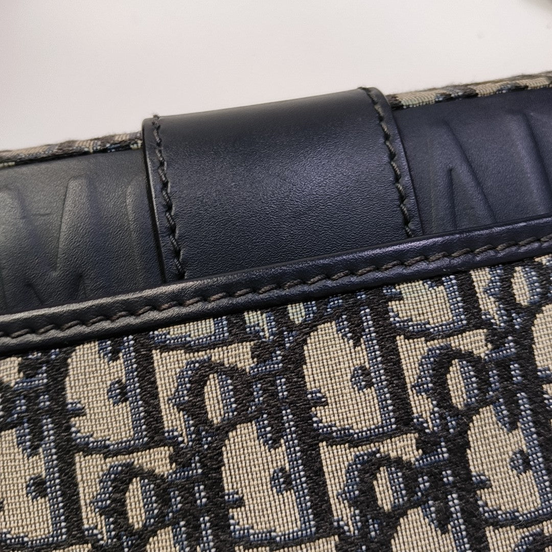 30 Montaigne Oblique Canvas Blue