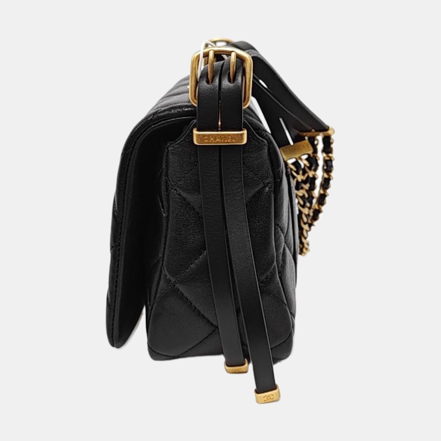 Authenticated pre-owned  Classic Flap Quilted Lambskin Black - Crossbody Bag at Looply