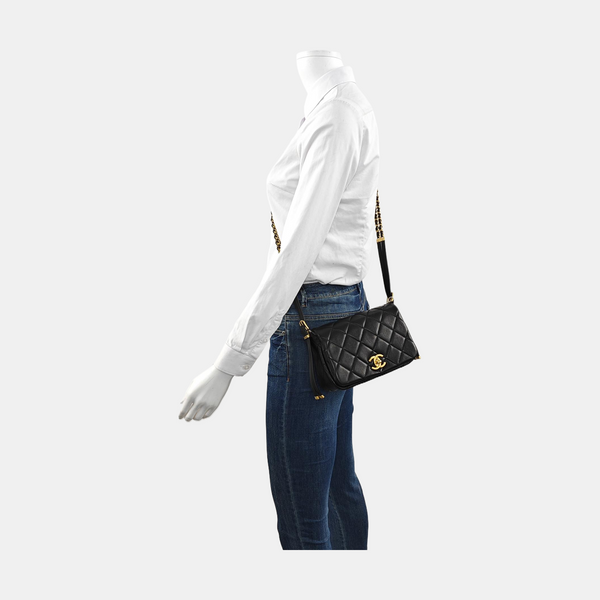 Authenticated pre-owned  Classic Flap Quilted Lambskin Black - Crossbody Bag at Looply
