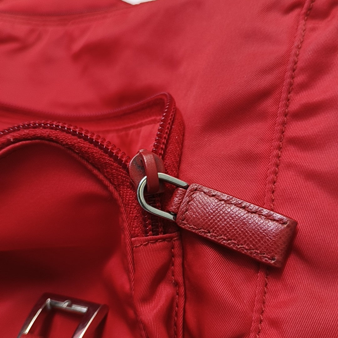 Nylon Red