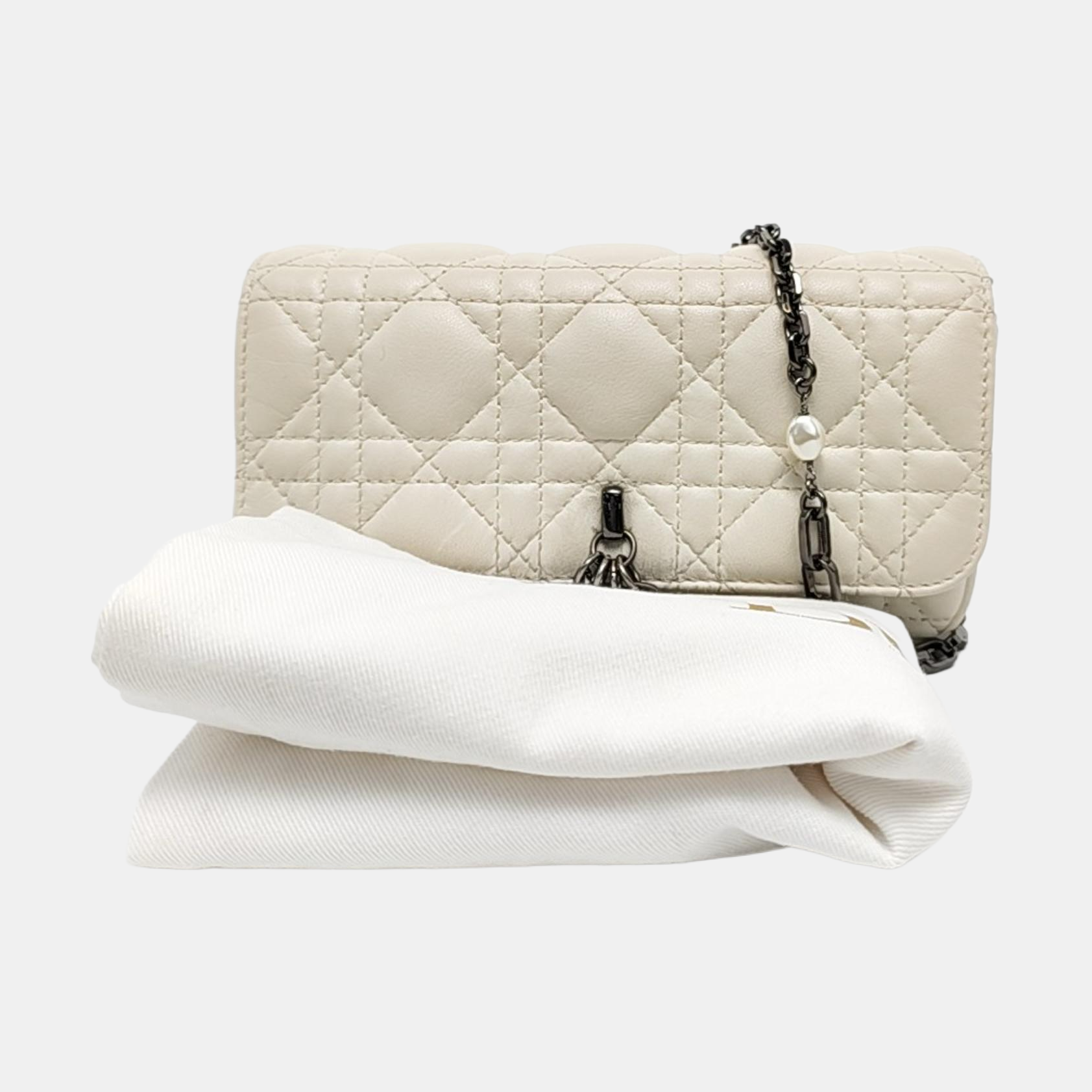 Authenticated pre-owned  Lady Dior Lambskin White - Shoulder Bag at Looply