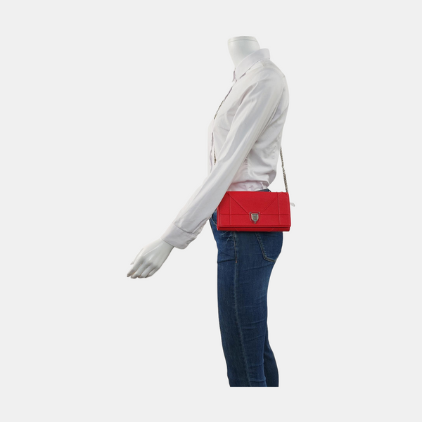 Authenticated pre-owned  Diorama Calfskin Red - Shoulder Bag at Looply