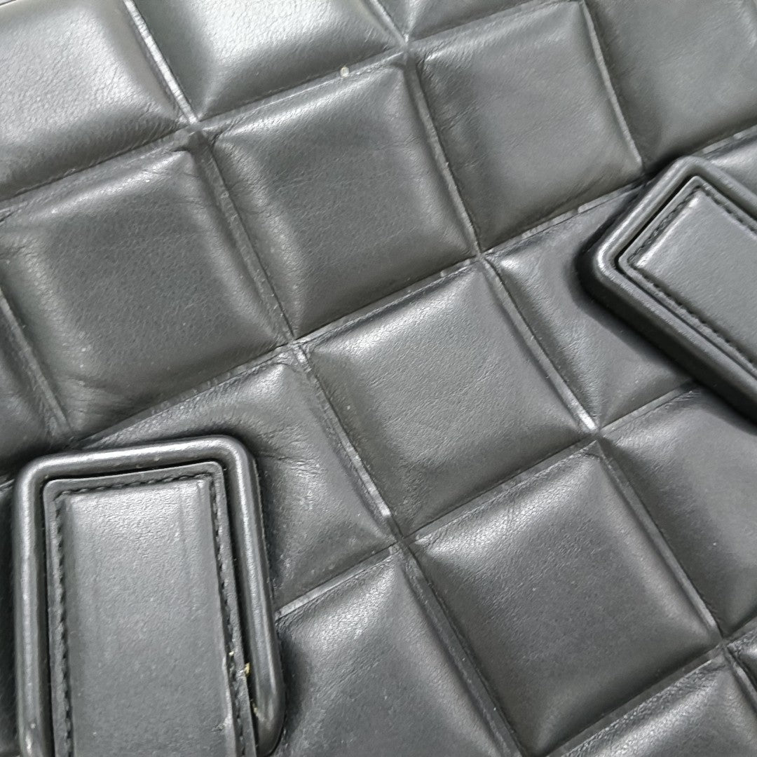 BV Swoop Medium Calfskin Black