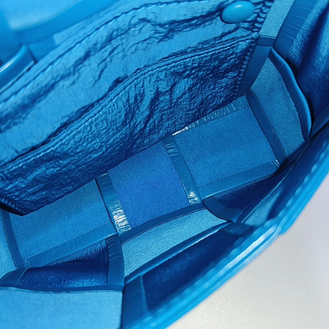 Authenticated pre-owned  Cassette Small Calfskin Blue - Shoulder Bag at Looply