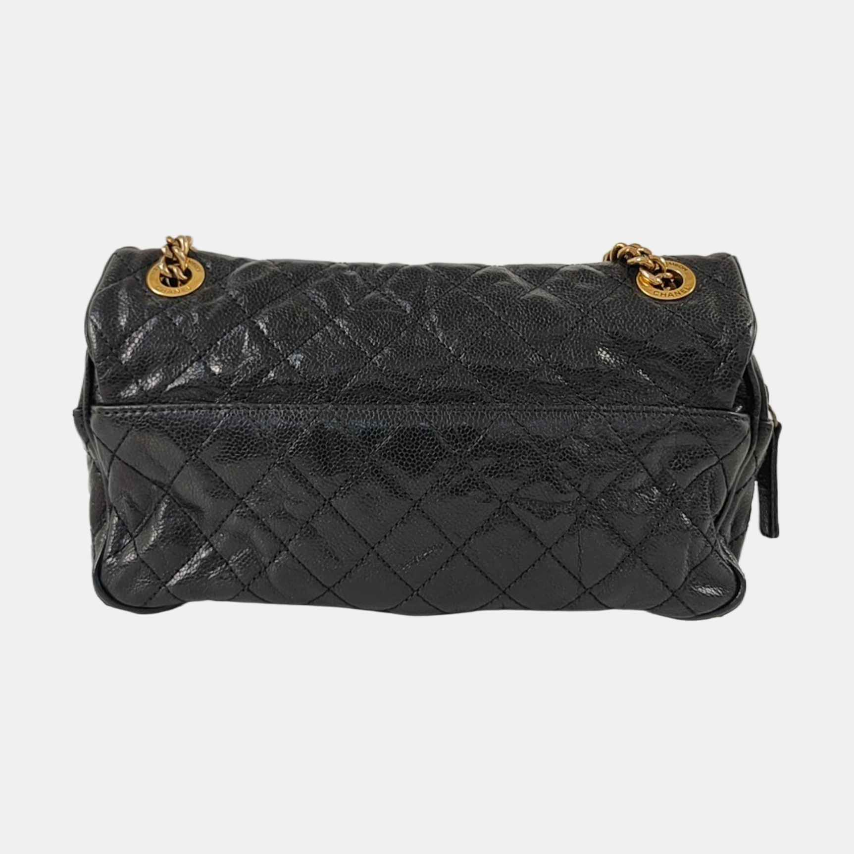 Authenticated pre-owned  Classic Flap Medium Quilted Calfskin Black - Crossbody Bag at Looply