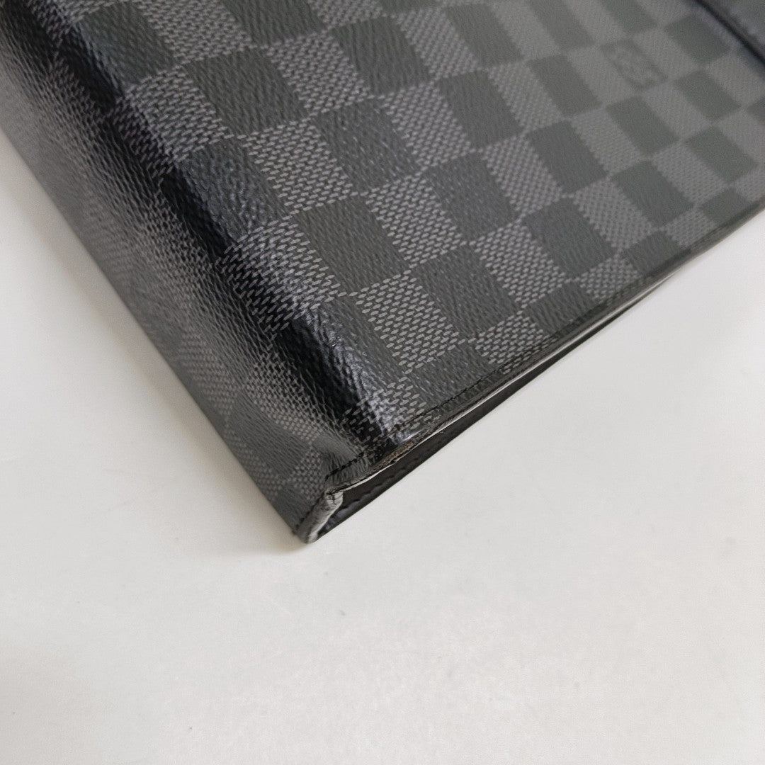 Pochette Voyag MM Damier Graphite Coated Canvas Gray