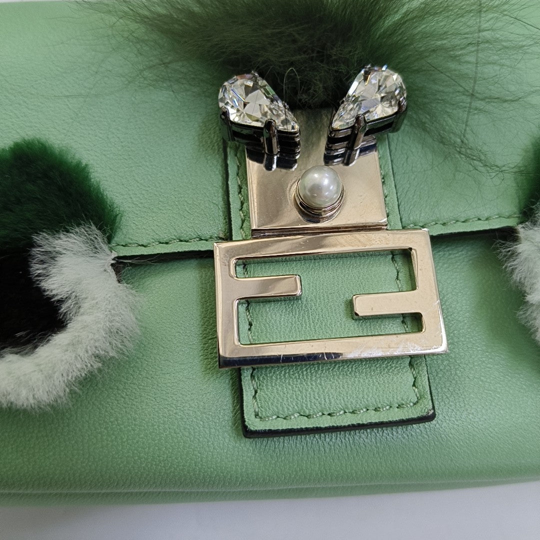 Authenticated pre-owned  Baguette Nano Calfskin Green - Shoulder Bag at Looply