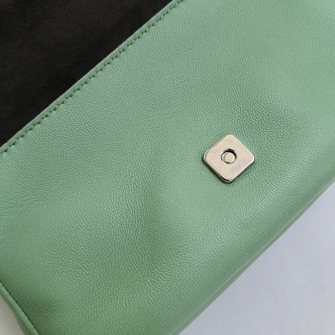 Authenticated pre-owned  Baguette Nano Calfskin Green - Shoulder Bag at Looply