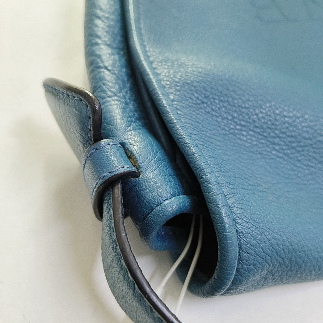 Heritage Medium Calfskin Blue