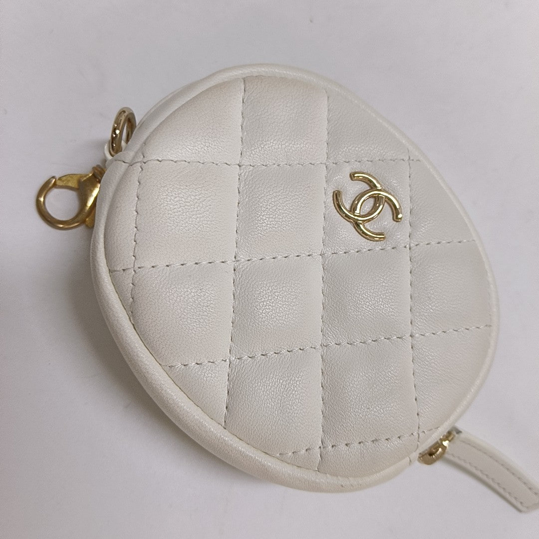 Authenticated pre-owned  Chanel 19 Quilted Wool Black - Crossbody Bag at Looply