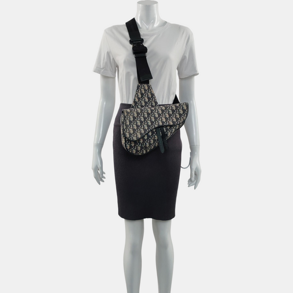 Authenticated pre-owned  Saddle Medium Oblique Canvas Blue - Crossbody Bag at Looply