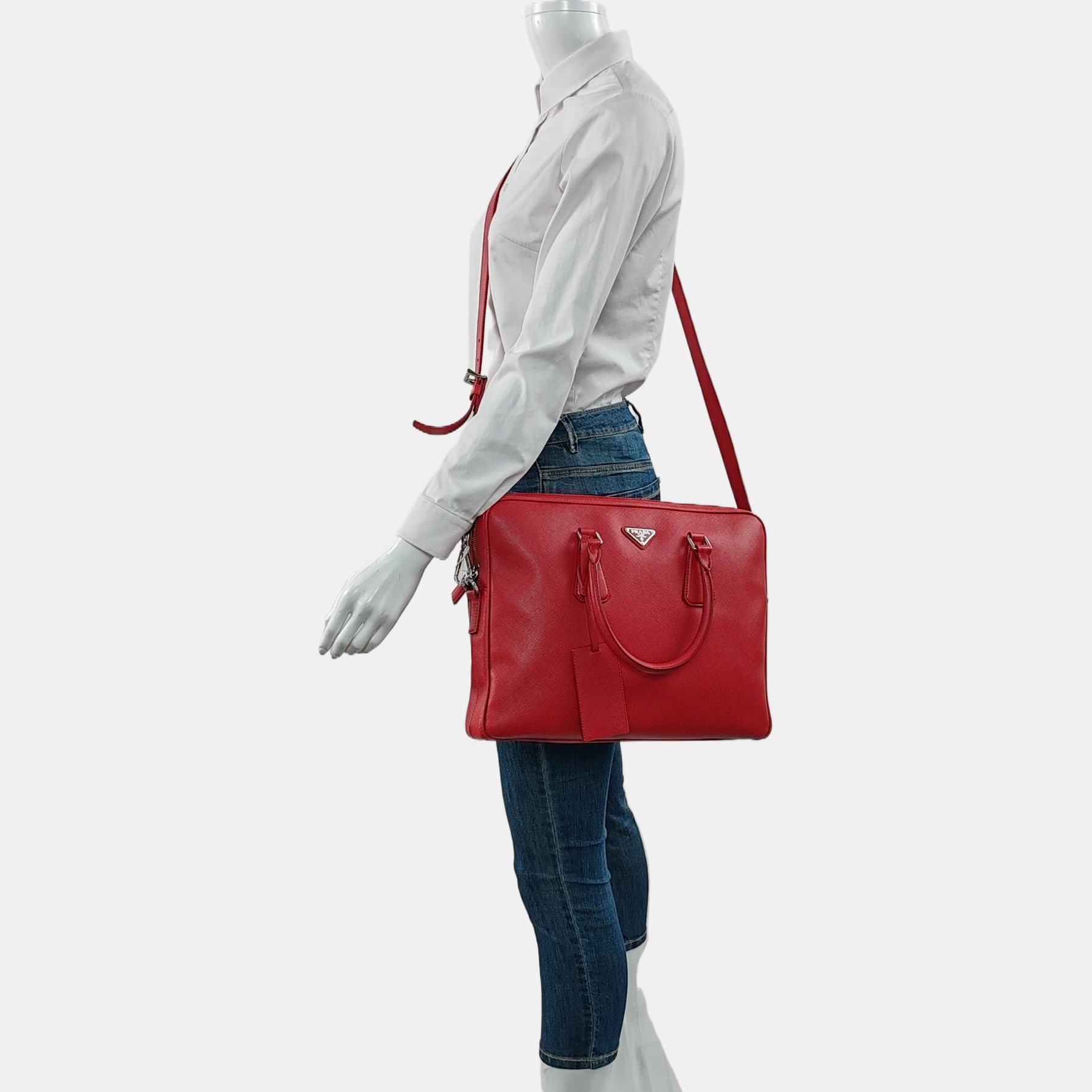 Authenticated pre-owned  Saffiano Calfskin Red - Shoulder Bag at Looply