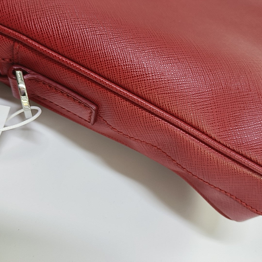 Authenticated pre-owned  Saffiano Calfskin Red - Shoulder Bag at Looply