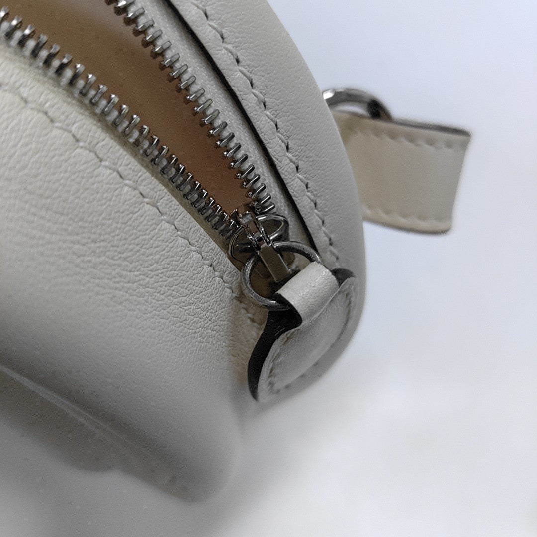 Authenticated pre-owned  In-The-Loop Swift White - Crossbody Bag at Looply