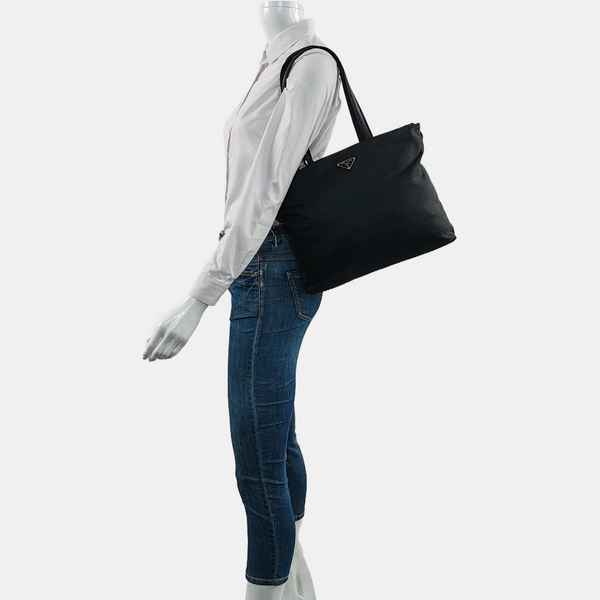 Authenticated pre-owned  Nylon Crossbody Bag Nylon Black - Shoulder Bag at Looply