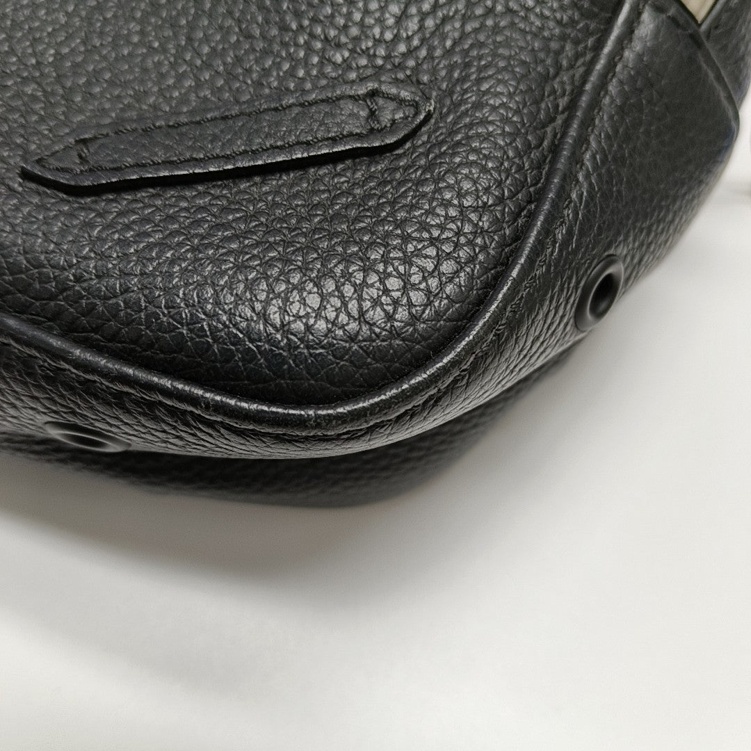 Authenticated pre-owned  Saddle Calfskin Black - Belt Bag at Looply