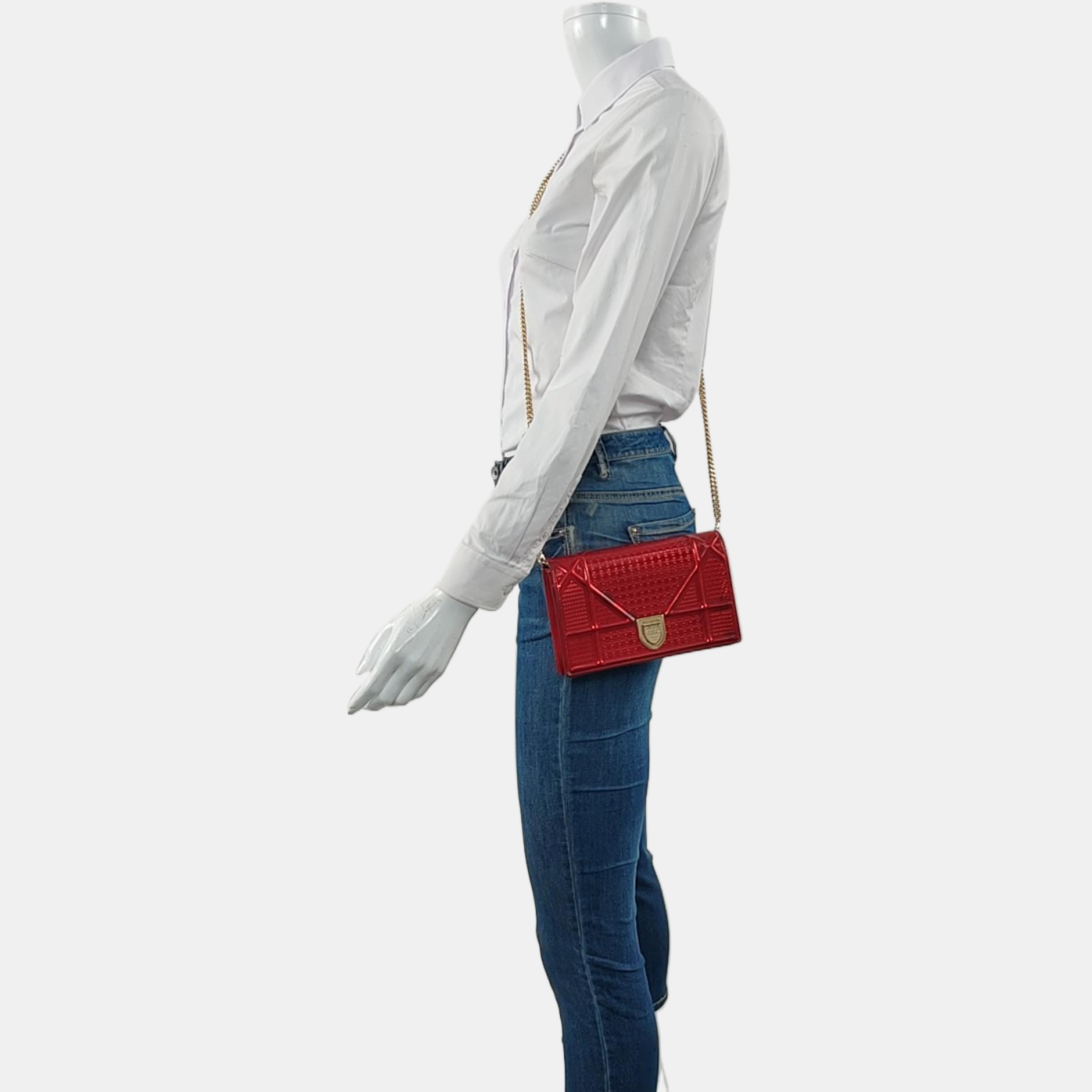 Authenticated pre-owned  Diorama Calfskin Red - Crossbody Bag at Looply