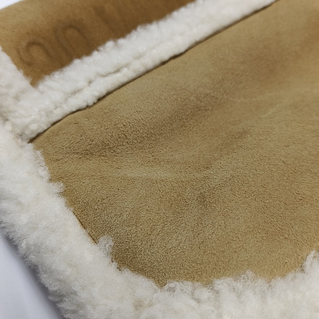 Authenticated pre-owned  Bobby Medium Sheepskin Beige - Shoulder Bag at Looply
