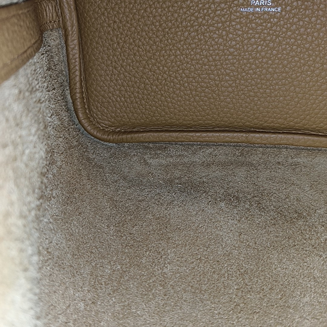 Authenticated pre-owned  Picotin Lock 18 Clemence Beige - Top Handle Bag at Looply