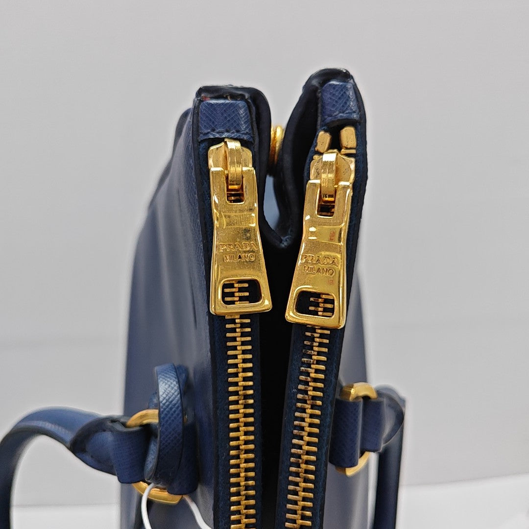 Authenticated pre-owned  Galleria Small Calfskin Blue - Shoulder Bag at Looply
