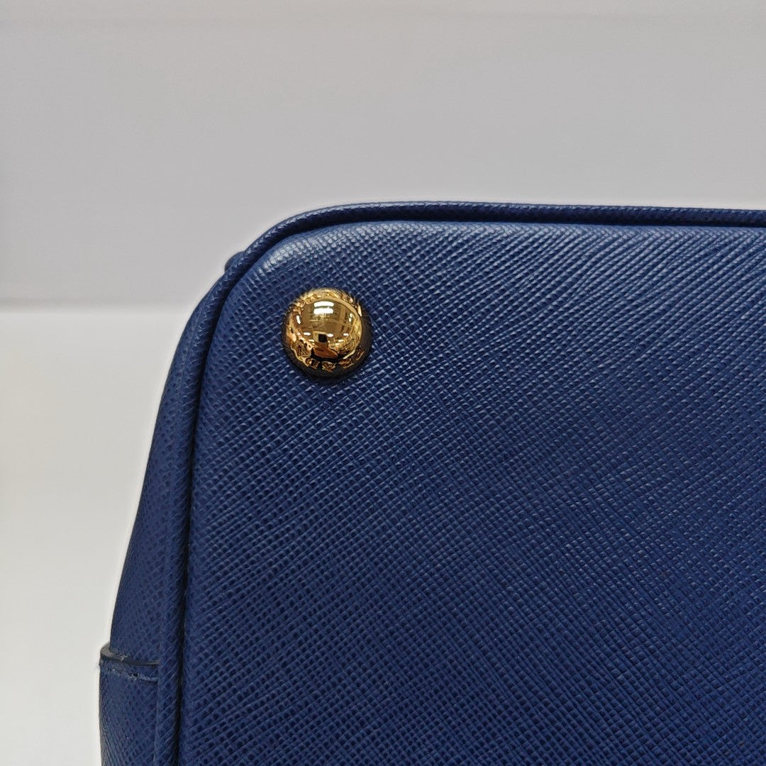 Authenticated pre-owned  Galleria Small Calfskin Blue - Shoulder Bag at Looply