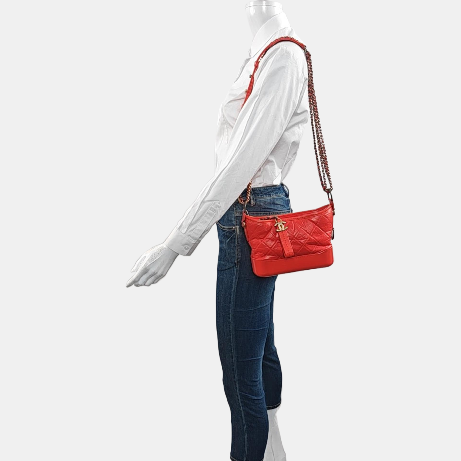 Authenticated pre-owned  Gabrielle Small Quilted Calfskin Red - Shoulder Bag at Looply