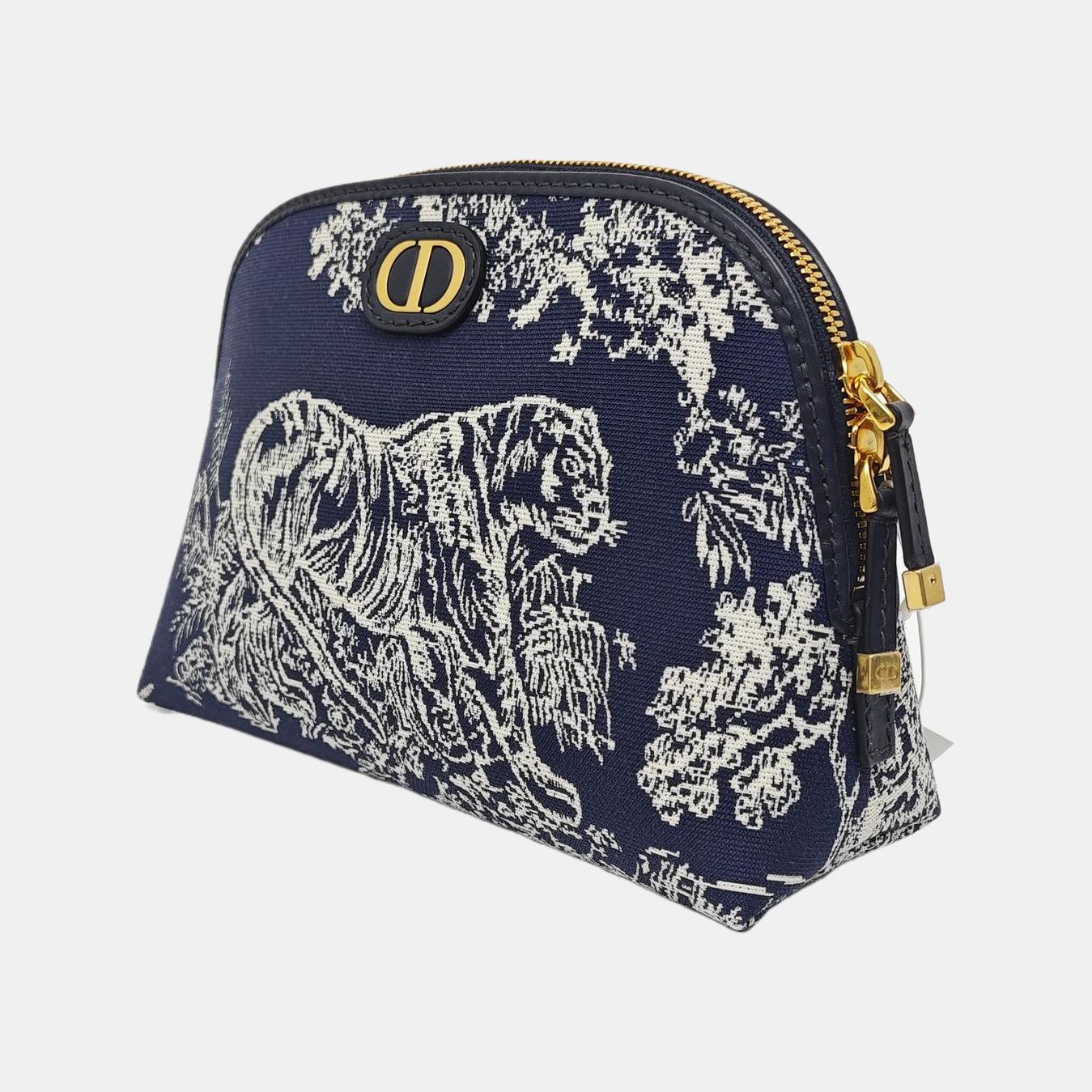 Authenticated pre-owned  30 Montaigne Medium Fabric Blue - Clutch at Looply