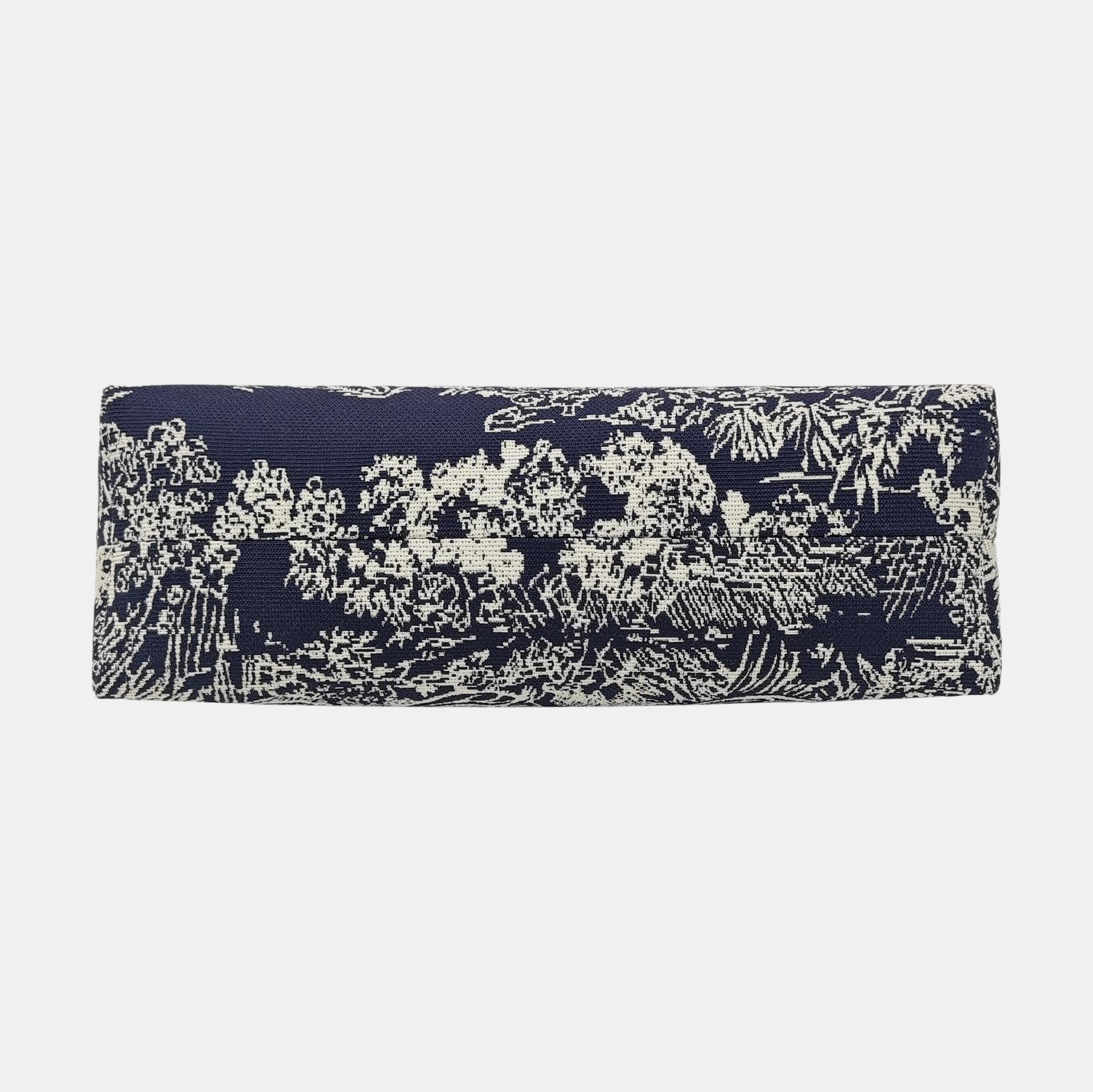 Authenticated pre-owned  30 Montaigne Medium Fabric Blue - Clutch at Looply