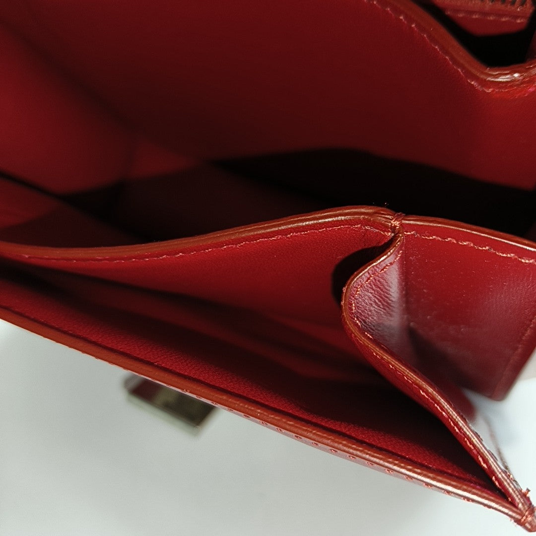 Authenticated pre-owned  CLASSIC BOX Mini Calfskin Red - Crossbody Bag at Looply