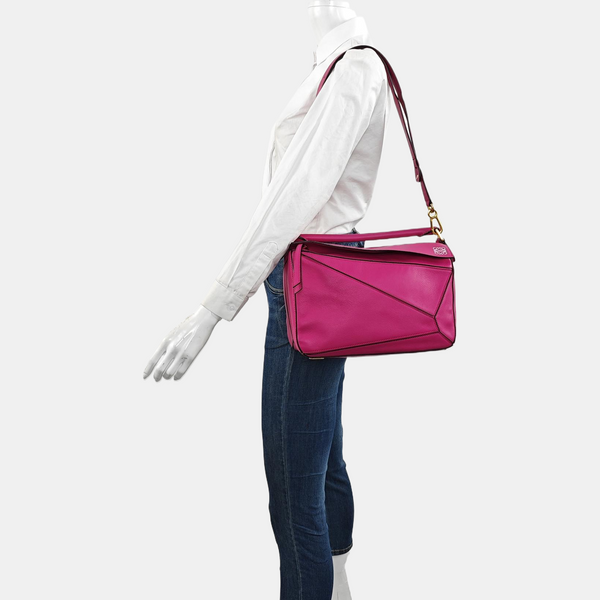 Authenticated pre-owned  Puzzle Small Calfskin Pink - Shoulder Bag at Looply