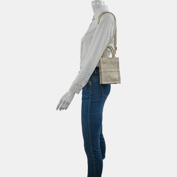 Authenticated pre-owned  Book Tote Mini Canvas White - Shoulder Bag at Looply