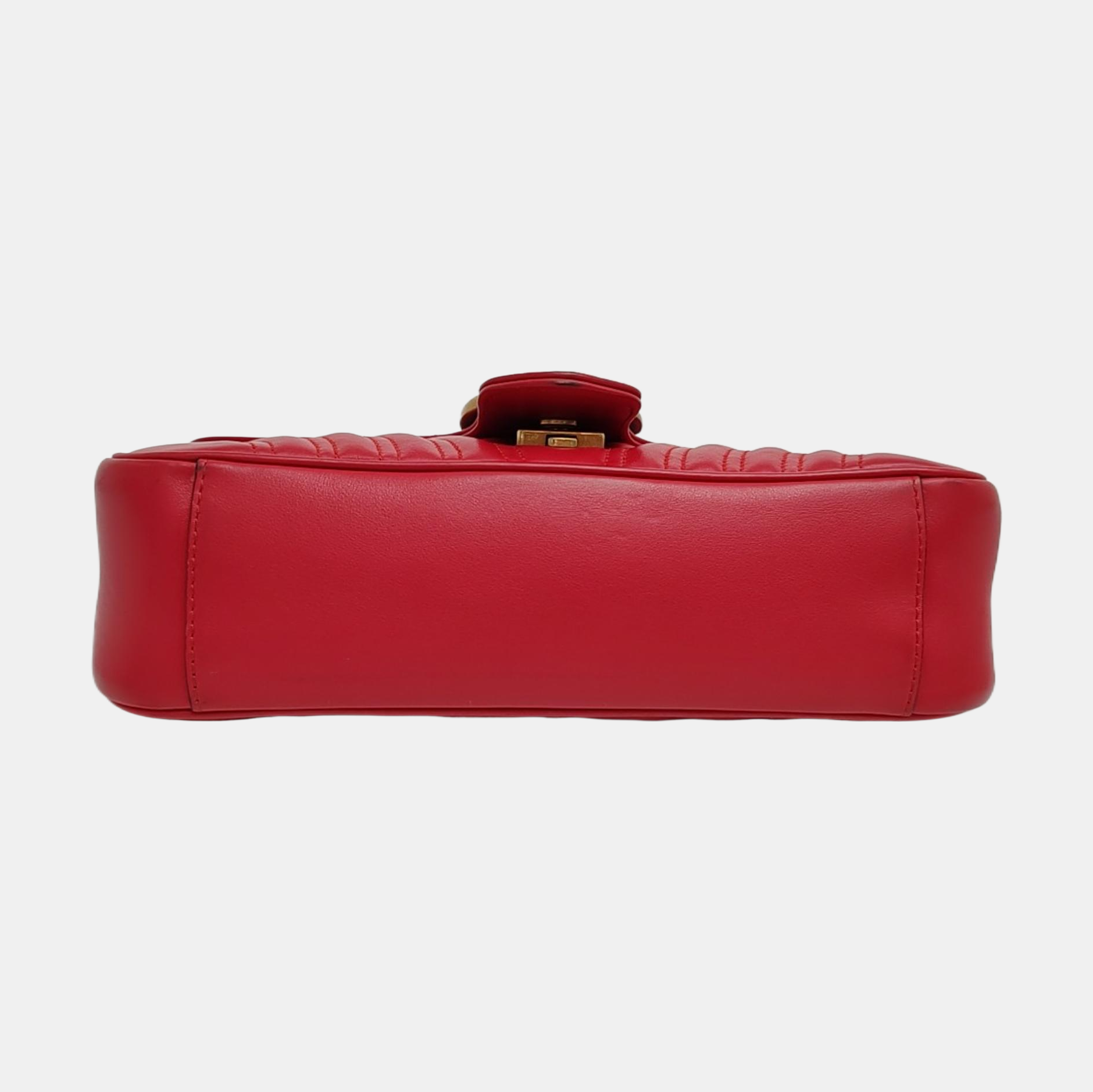 Authenticated pre-owned  GG Marmont Medium Calfskin Red - Shoulder Bag at Looply