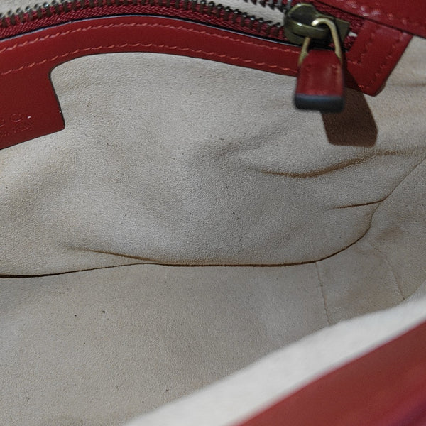 Authenticated pre-owned  GG Marmont Medium Calfskin Red - Shoulder Bag at Looply